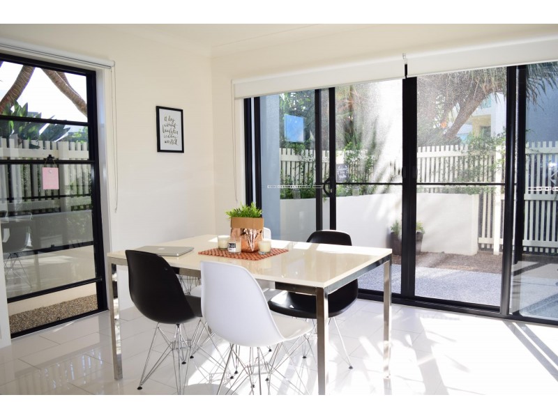 15 Peninsula Drive, Robina QLD 4226