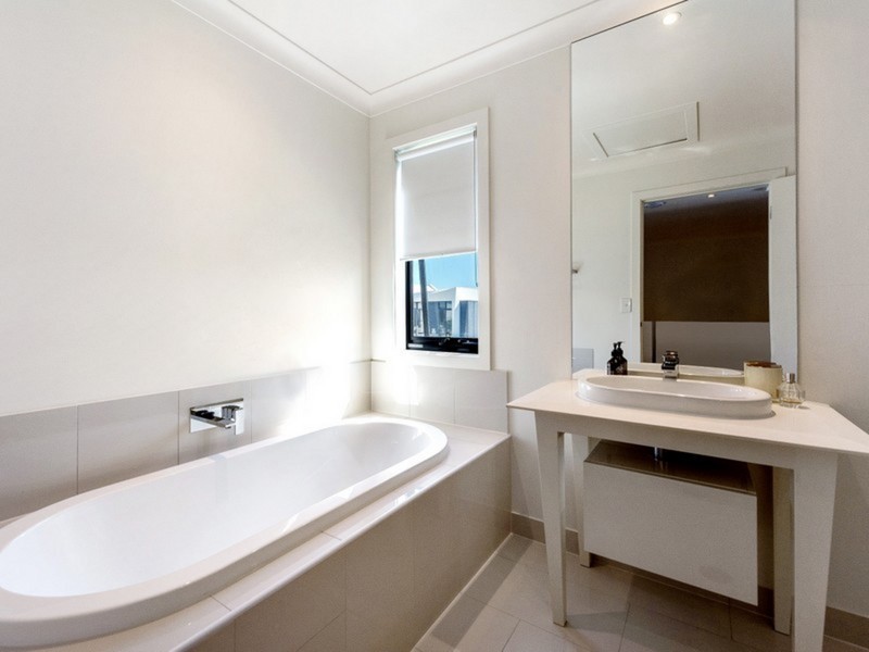 15 Peninsula Drive, Robina QLD 4226