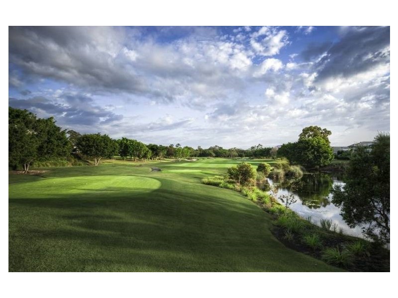 15 Peninsula Drive, Robina QLD 4226