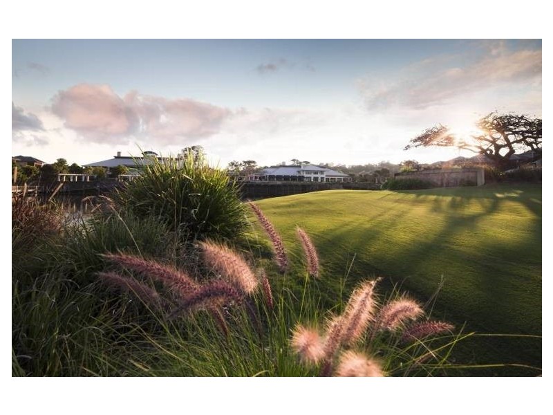 15 Peninsula Drive, Robina QLD 4226