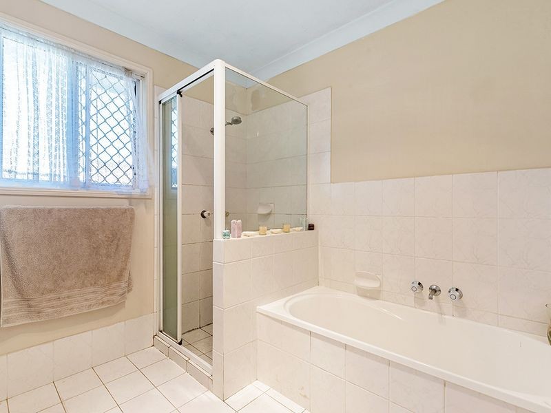 2/258 Christine Avenue, Varsity Lakes QLD 4227