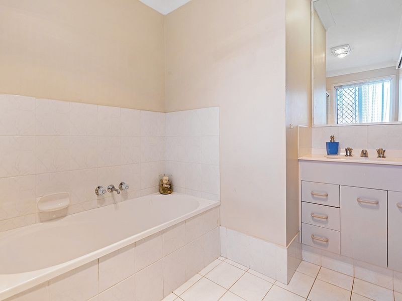 2/258 Christine Avenue, Varsity Lakes QLD 4227