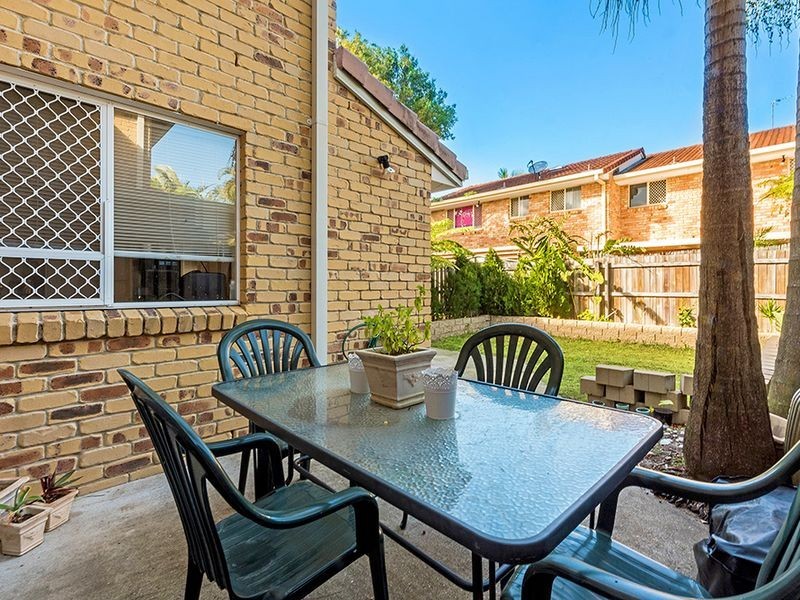 2/258 Christine Avenue, Varsity Lakes QLD 4227