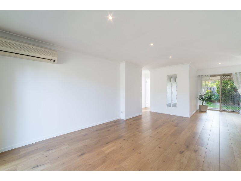 2/28-32 Golden Palms Court, Ashmore QLD 4214