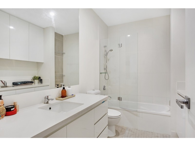 24 Parnell Boulevard, Robina QLD 4226