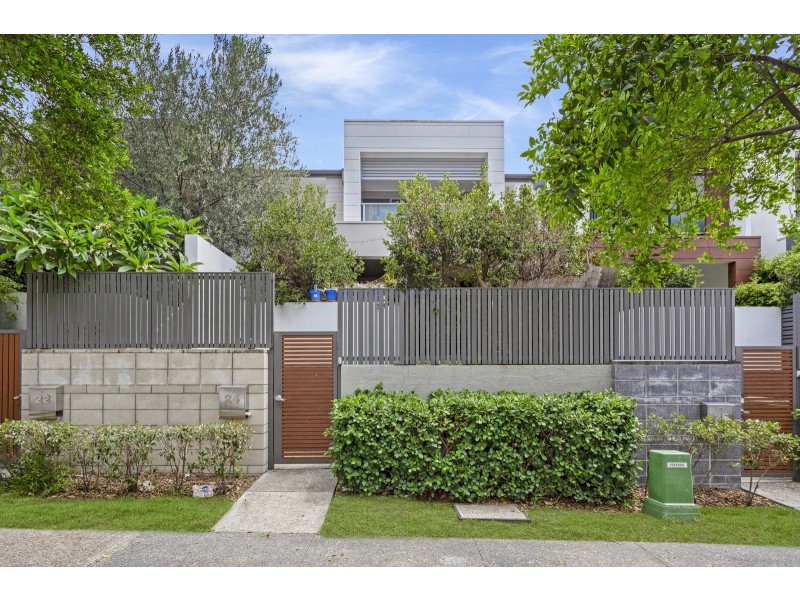 24 Parnell Boulevard, Robina QLD 4226