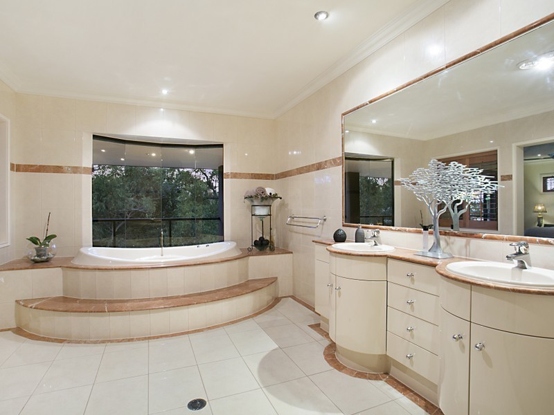 292 Ron Penhaligon Way, Robina QLD 4226