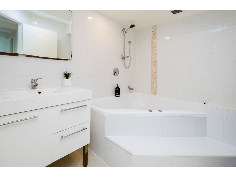 20/14-18 Jennifer Avenue, Runaway Bay QLD 4216