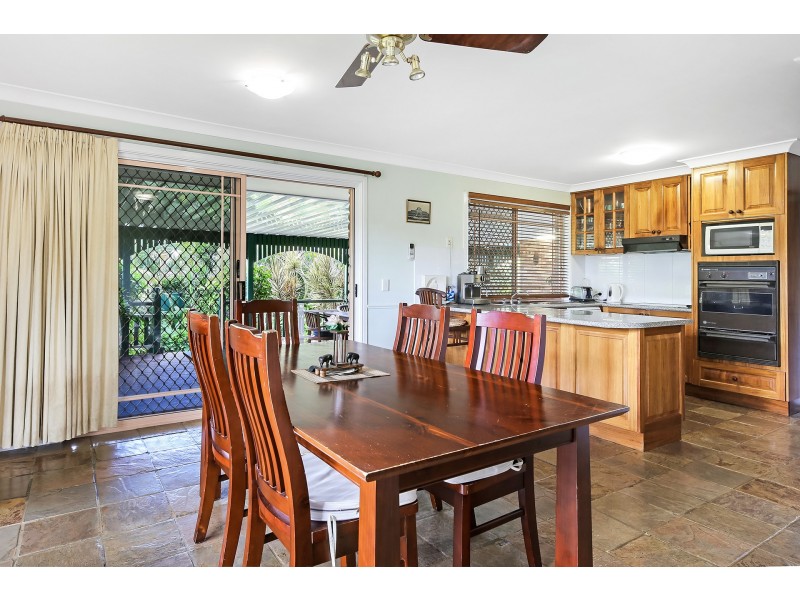 8 Rona Court, Merrimac QLD 4226