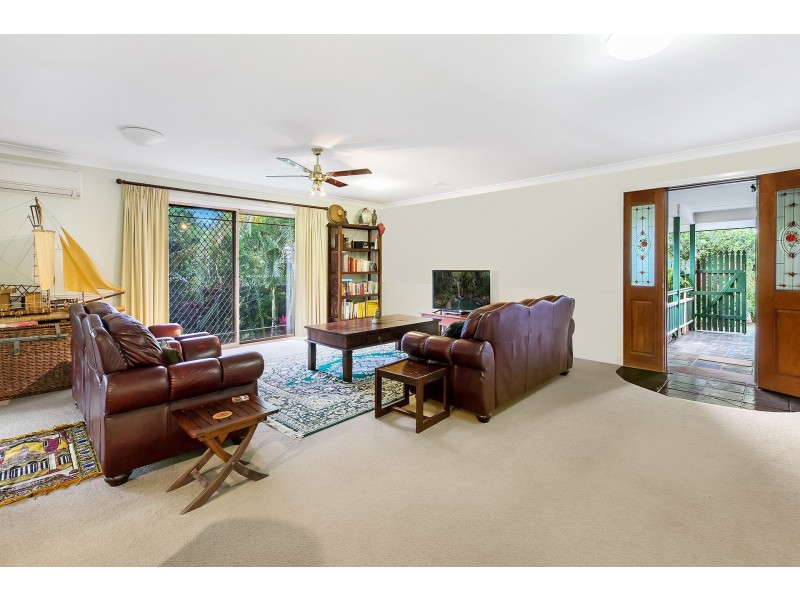 8 Rona Court, Merrimac QLD 4226