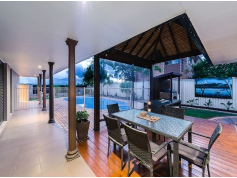 71 Crombie Avenue, Bundall QLD 4217