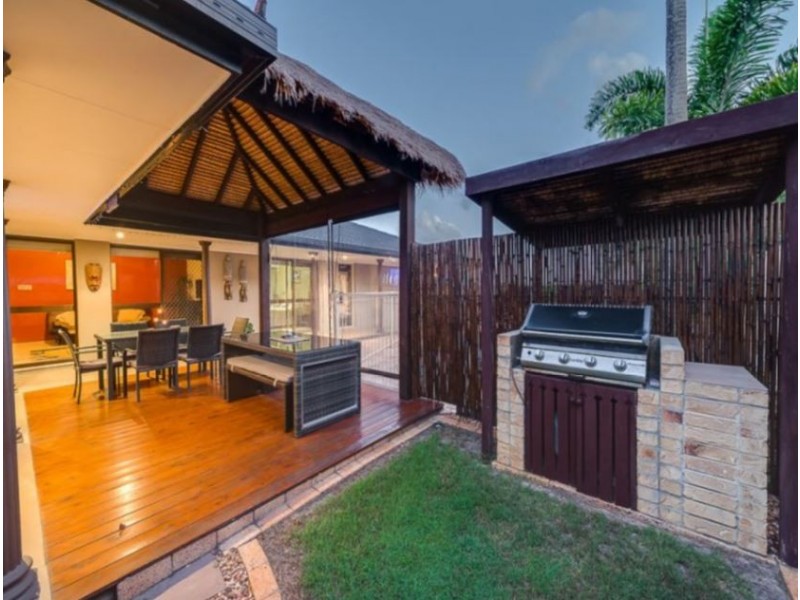 71 Crombie Avenue, Bundall QLD 4217