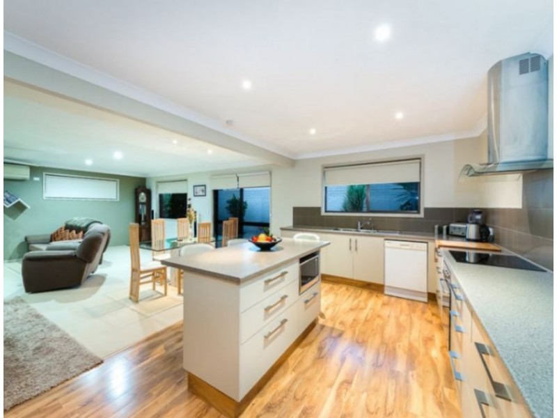 71 Crombie Avenue, Bundall QLD 4217