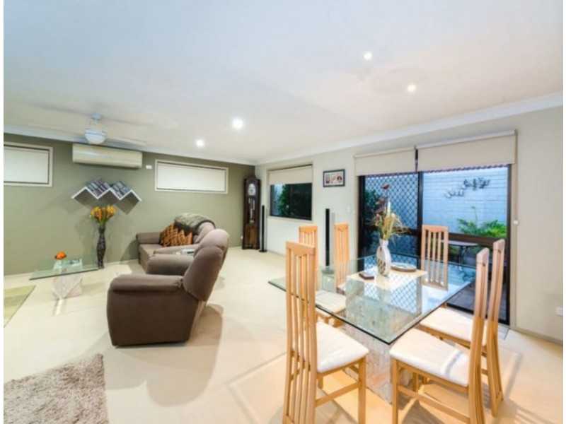 71 Crombie Avenue, Bundall QLD 4217