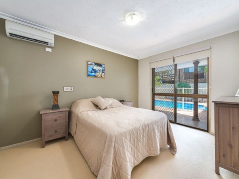 71 Crombie Avenue, Bundall QLD 4217