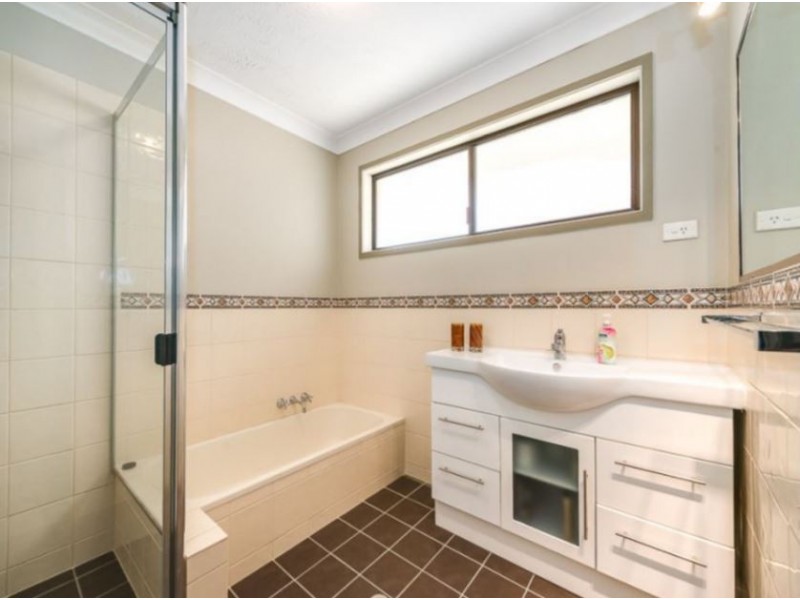 71 Crombie Avenue, Bundall QLD 4217