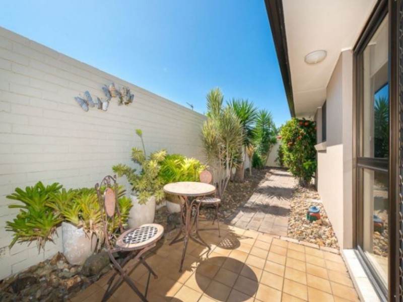 71 Crombie Avenue, Bundall QLD 4217