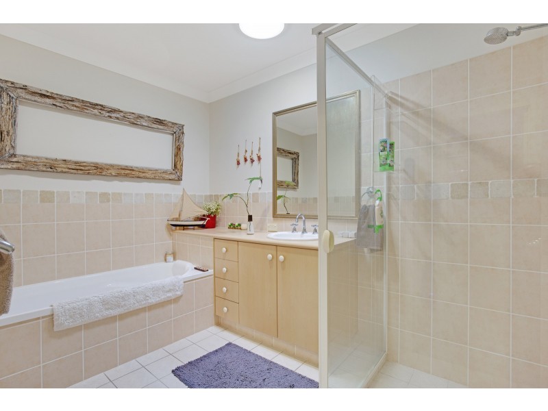 2/53 Mikado Way, Robina QLD 4226