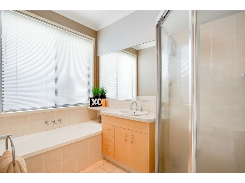 29 Hillridge Crescent, Varsity Lakes QLD 4227