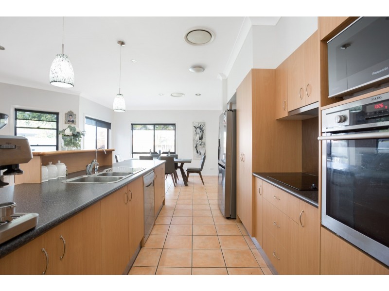 38 Straite Drive, Robina QLD 4226