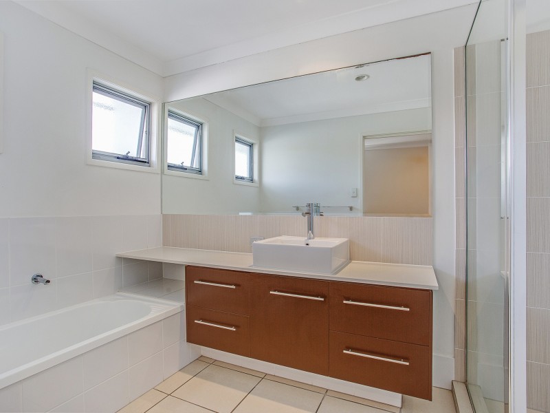 4/76 Bayswater Avenue, Varsity Lakes QLD 4227