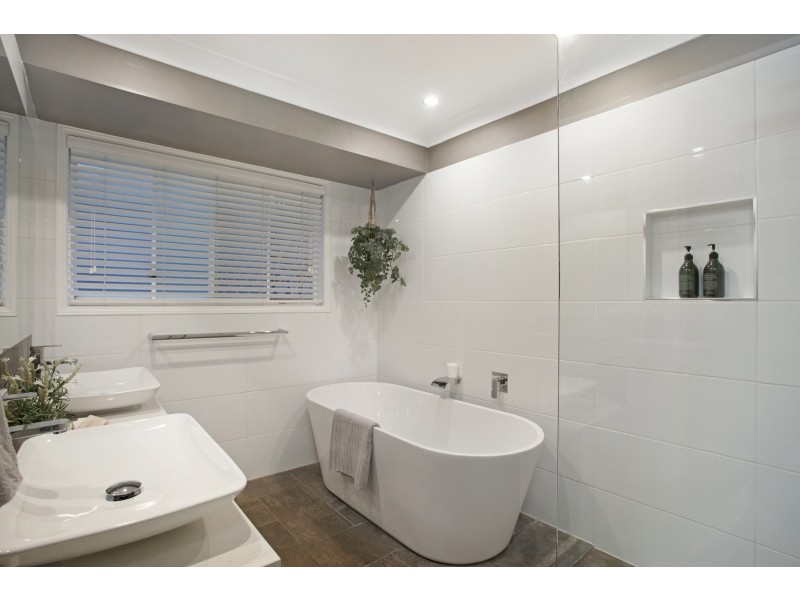 11 Brighton Crescent, Robina QLD 4226