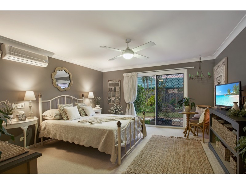 11 Brighton Crescent, Robina QLD 4226