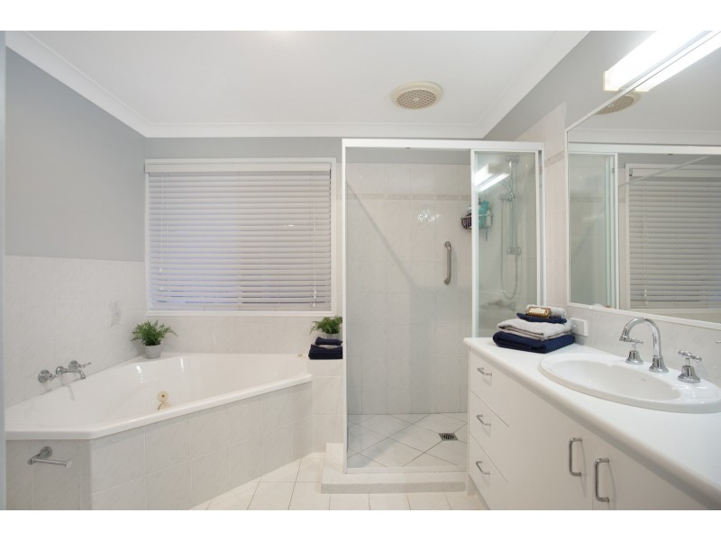 11 Brighton Crescent, Robina QLD 4226
