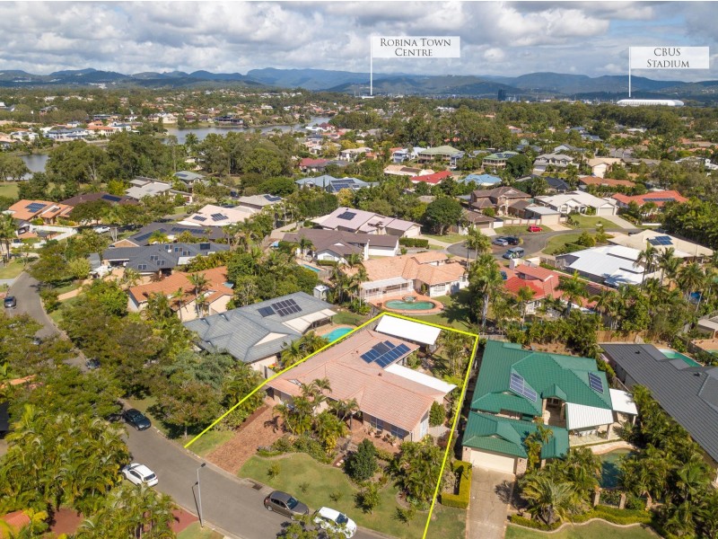 11 Brighton Crescent, Robina QLD 4226