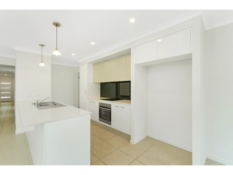 16 San Gabriel Crescent, Upper Coomera QLD 4209