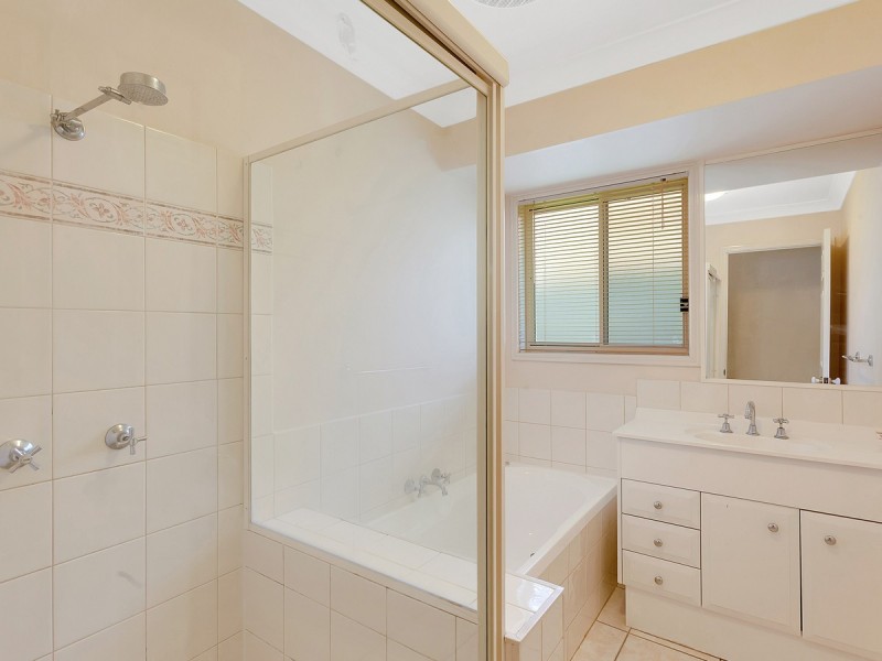 23 Gumleaf Drive, Molendinar QLD 4214