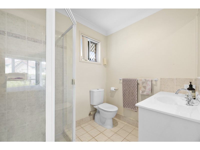 1 Massachusetts Court, Varsity Lakes QLD 4227