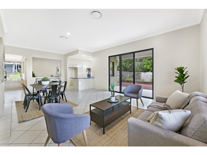 45 Gerona Circuit, Varsity Lakes QLD 4227