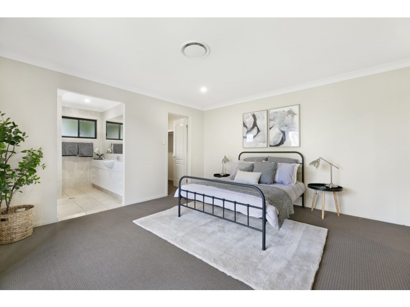 45 Gerona Circuit, Varsity Lakes QLD 4227