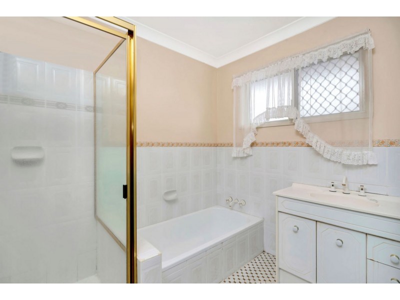 30 Aruma Avenue, Burleigh Waters QLD 4220