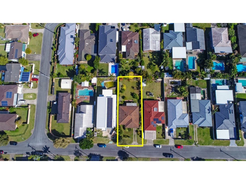 30 Aruma Avenue, Burleigh Waters QLD 4220