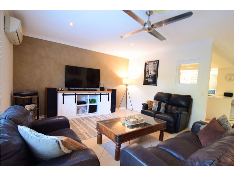 2/19 Eugenia Circuit, Robina QLD 4226