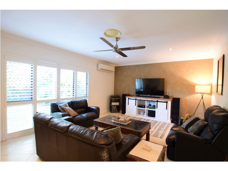 2/19 Eugenia Circuit, Robina QLD 4226