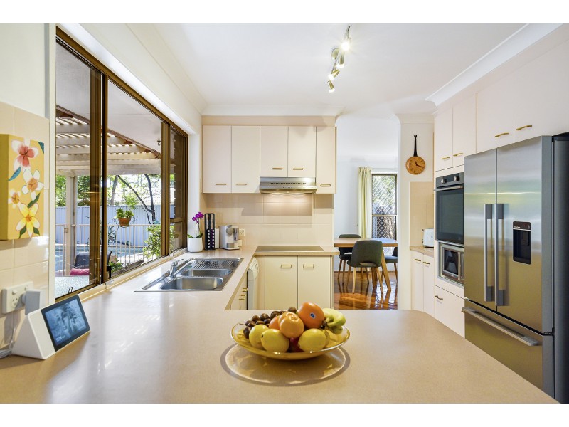 16 Trinity Place, Robina QLD 4226