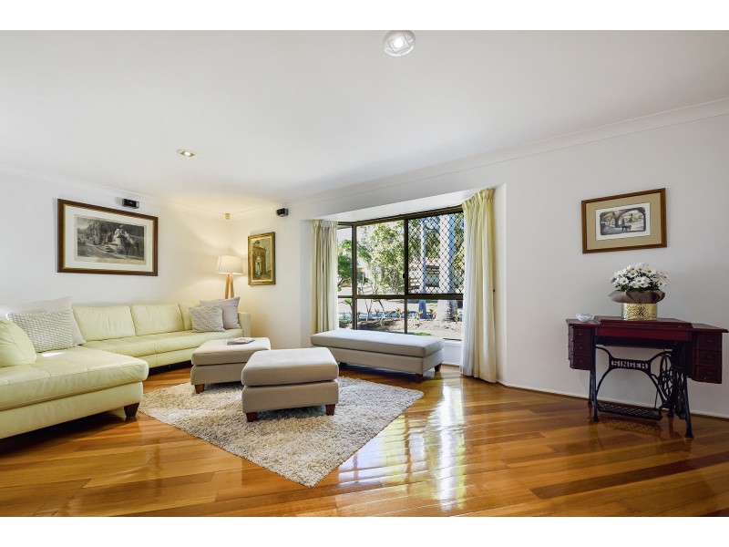 16 Trinity Place, Robina QLD 4226