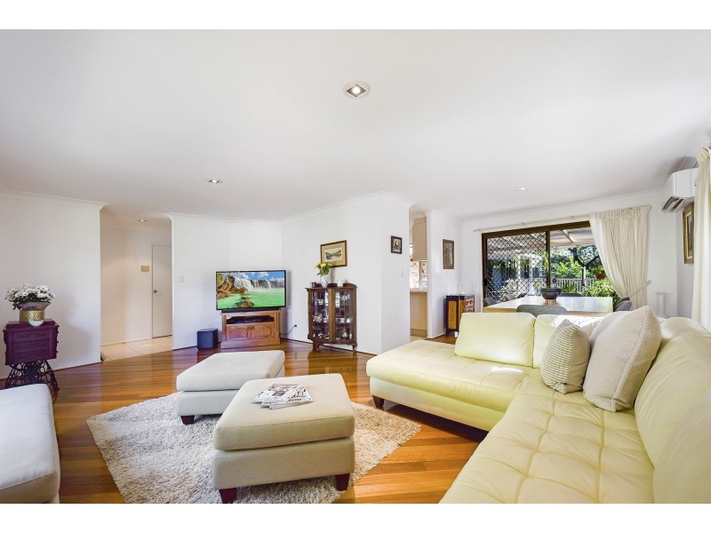 16 Trinity Place, Robina QLD 4226