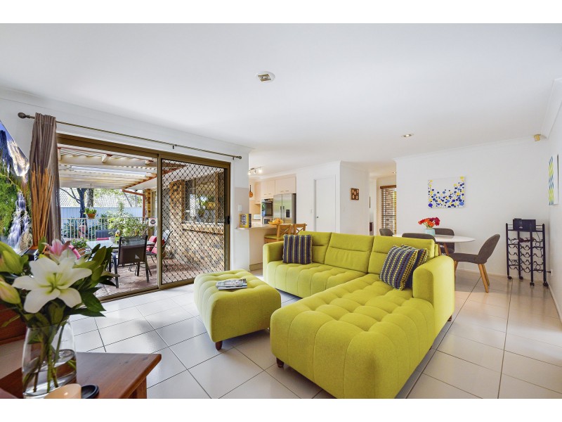 16 Trinity Place, Robina QLD 4226