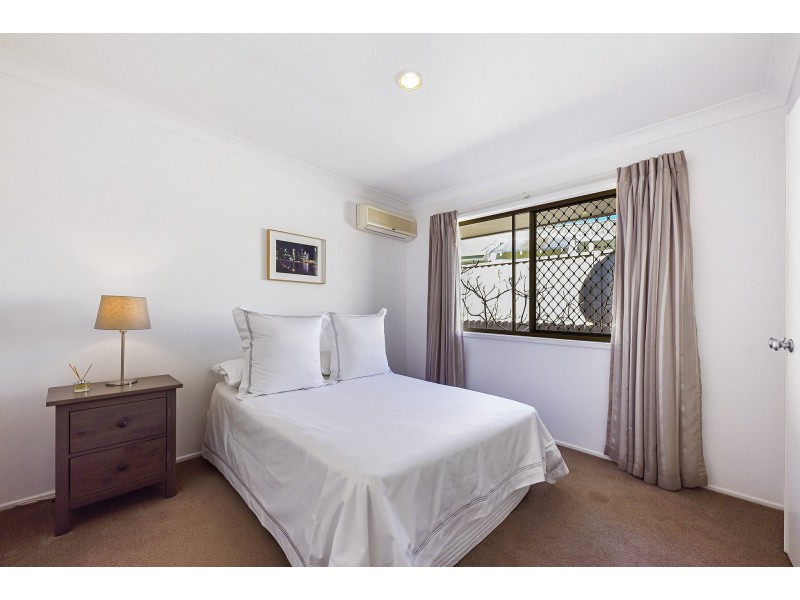 16 Trinity Place, Robina QLD 4226