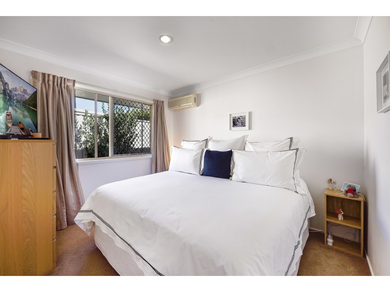 16 Trinity Place, Robina QLD 4226