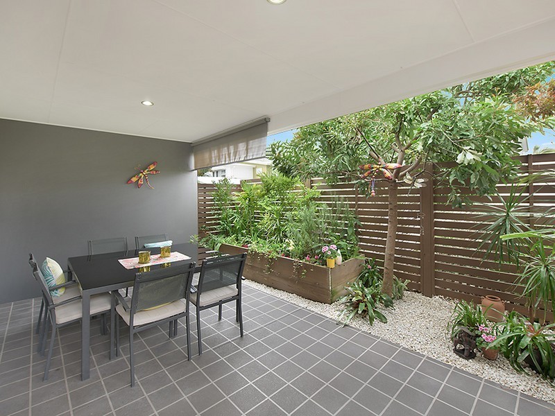 18 Lillie Street, Burleigh Waters QLD 4220