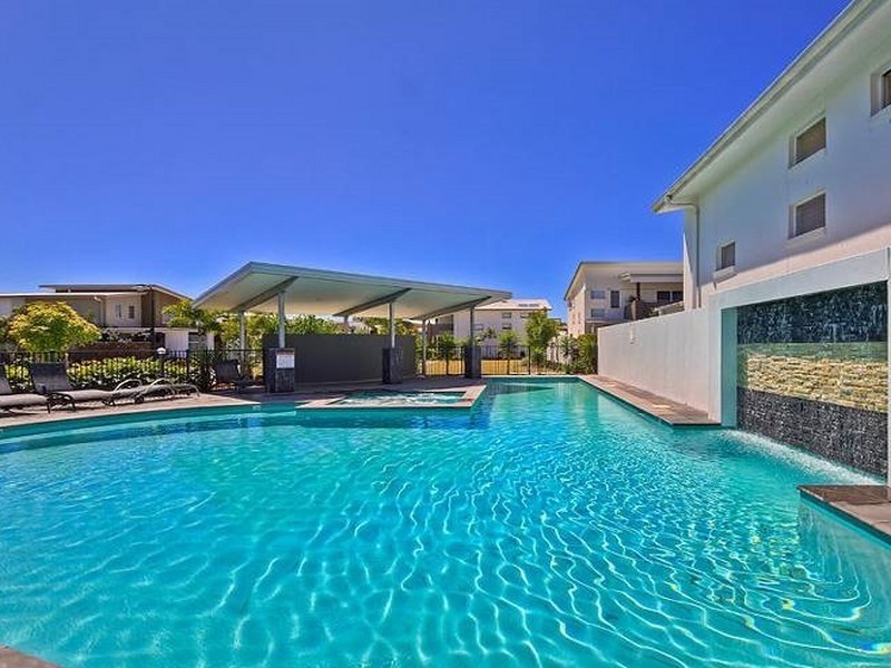 18 Lillie Street, Burleigh Waters QLD 4220