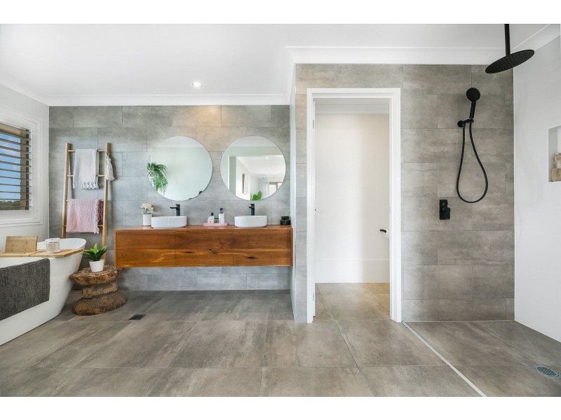 17 Coronata Place, Reedy Creek QLD 4227