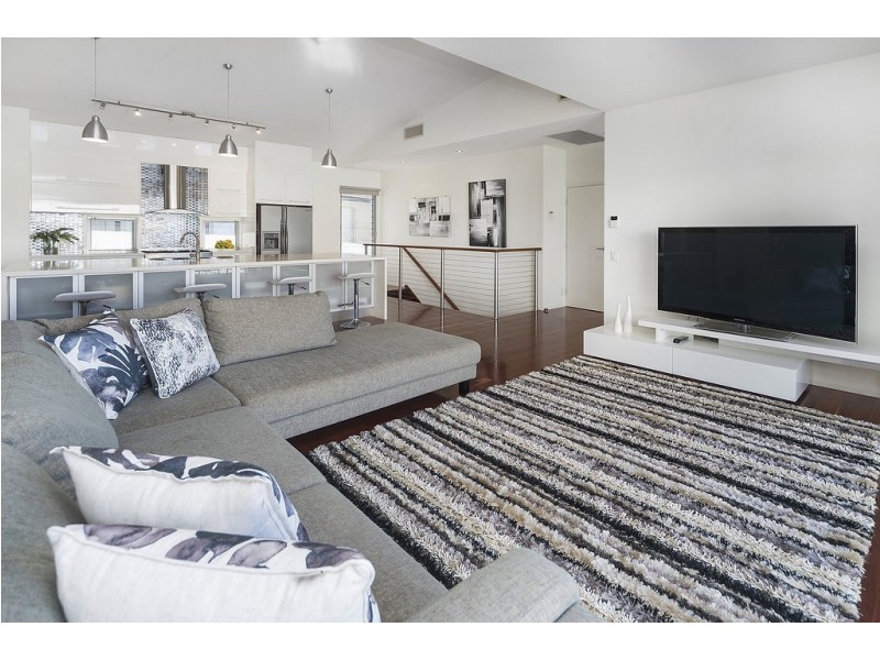 12 Corvus Way, Robina QLD 4226