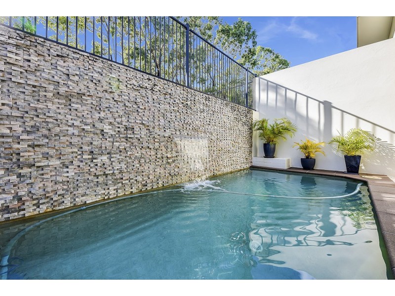 8001A Vista Drive, Benowa QLD 4217