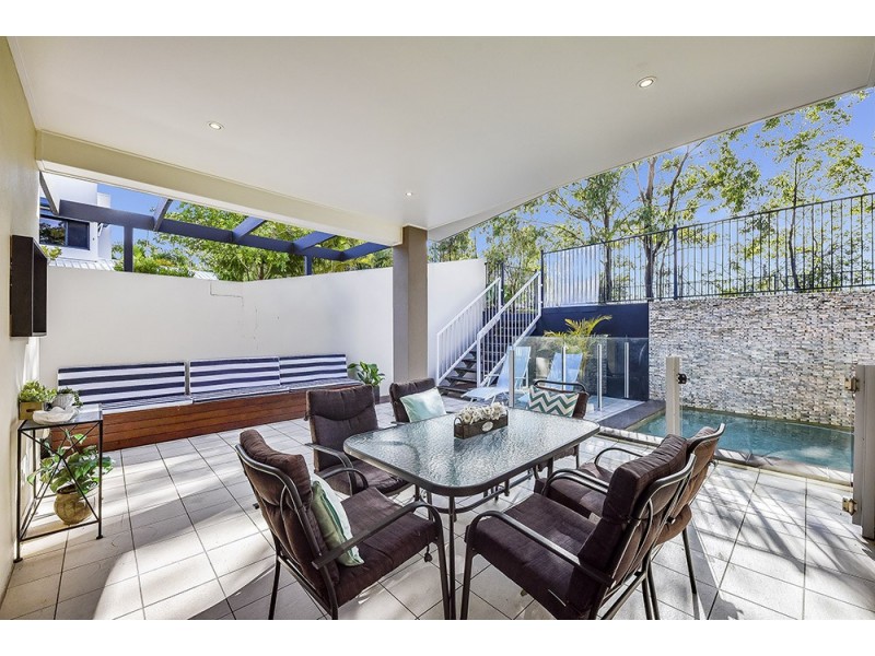 8001A Vista Drive, Benowa QLD 4217